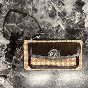 Coach Hamptons Herringbone Tweed Wool, Suede & Leather Trim Turnlock Wristlet